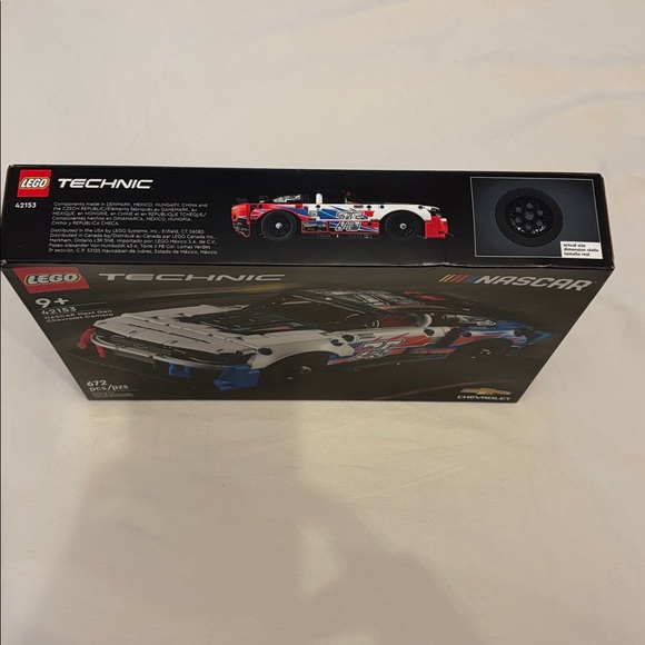 LEGO Technic NASCAR Chevy Camaro building set - Picture 4 of 5